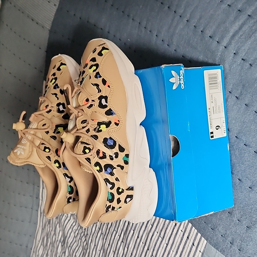 Adidas Ozweego Plus Women's 9 Colorful Leopard Print NWT